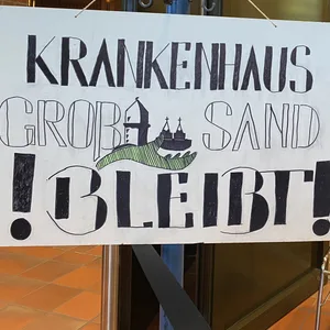 Klare Botschaft: Auf einer Veranstaltung im Bürgerhaus Wilhelmsburg forderten die Besucher den Erhalt von Groß-Sand als Allgemeines Krankenhaus.