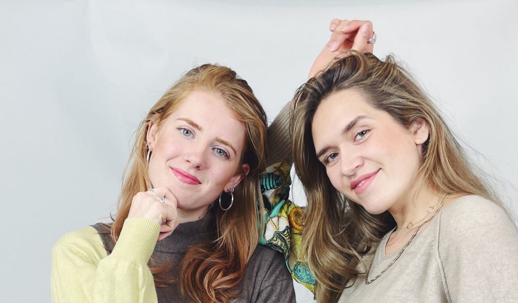 Sophie Koop (l., 26) und Katharina Rybakov (r., 26) gründeten gemeinsam die Upcycling-Marke NONOI Studios.