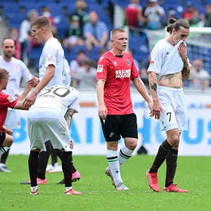 Der eingewechselte Jackson Irvine ist bedient: St. Pauli verliert in Hannover.