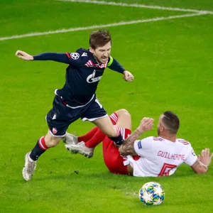 Im Dezember 2019 spielte Marko Marin (l.) in der Champions League für Roter Stern Belgrad.