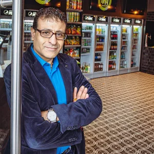 Der neue Inhaber Jay Gahi (42), hat das ehemalige Casino an der Reeperbahn in einen Grill und ein Kiosk verwandelt.