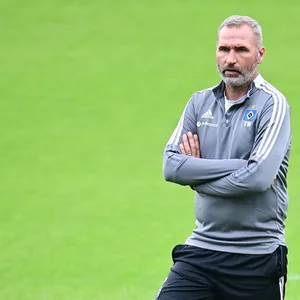 Für HSV-Trainer Tim Walter ist es das erste Nord-Derby in Bremen.