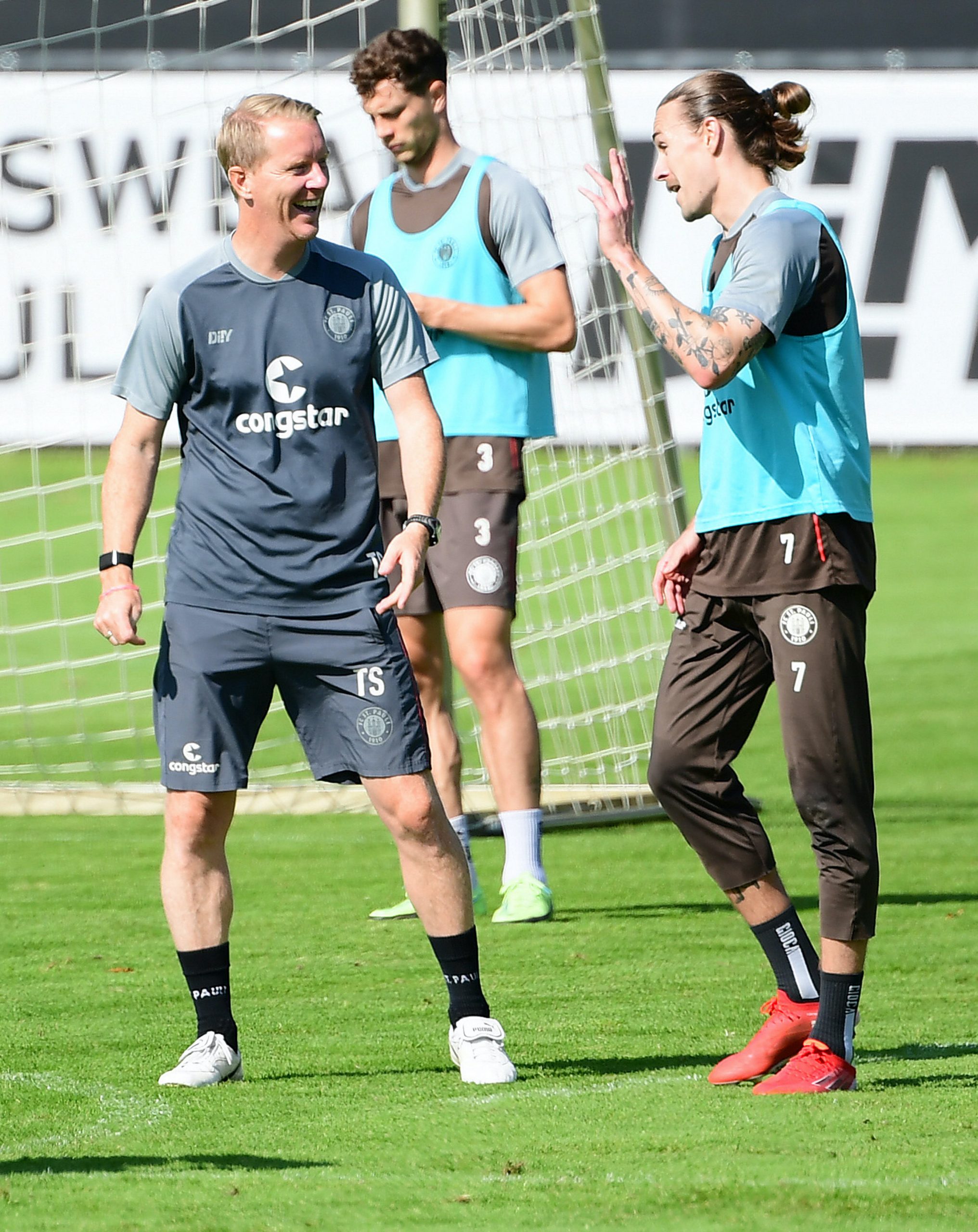 Timo Schultz, Jackson Irvine, FC St. Pauli