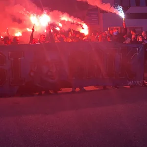 HSV-Trauermarsch rund um das Volksparkstadion.