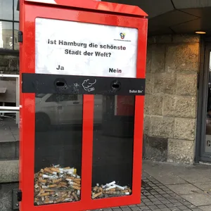 Abstimm-Aschenbecher in Hamburg