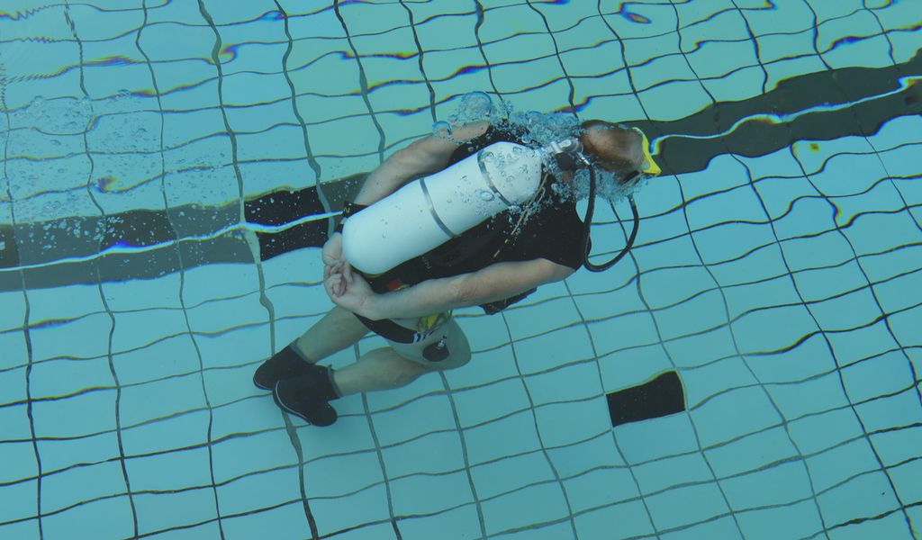 Wolfgang Kulow bei seinem Weltrekordversuch im Unterwassersprinten
