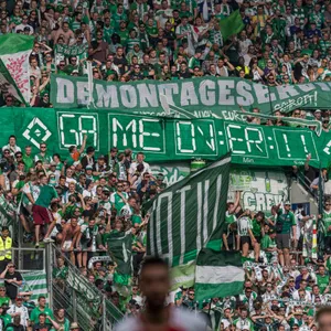 Fans von Werder Bremen verhöhnen den HSV.
