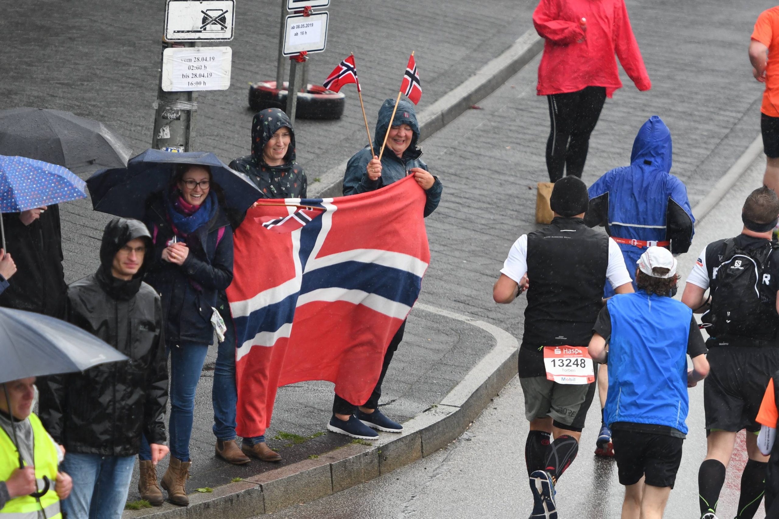 Norwegische Fans beim Hamburg-Marathon