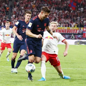 Niklas Süle (Bayern) und Emil Forsberg (Leipzig)