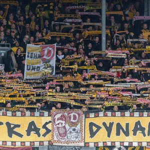 Ultras, Dynamo Dresden, FC St. Pauli