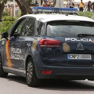 Die spanische Polizei hat einen Deutschen aufgrund eines internationalen Haftbefehls der Hamburger Justiz festgenommen.