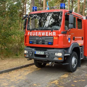 Mehrere Feuerwehren mussten anrücken, um den Brand zu löschen (Symbolbild).