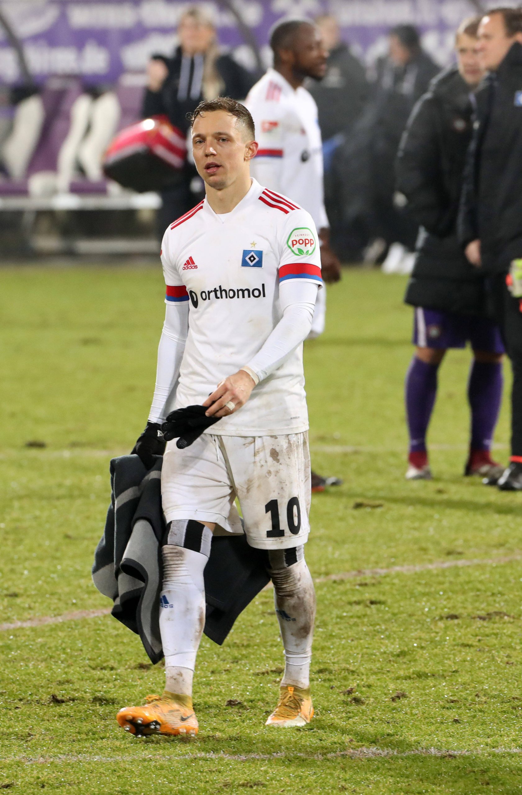 Autsch! Sonny Kittel und der HSV verspielten im Februar noch eine 3:1-Führung in Aue – Endstand 3:3.