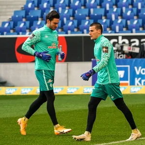 Wer bekommt das Vertrauen von Markus Anfang? Jiri Pavlenka (l.) oder Michael Zetterer (r.)