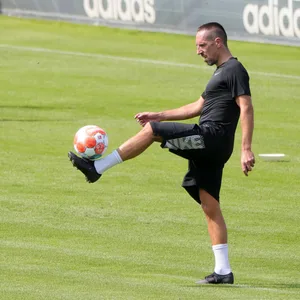 Franck Ribery befindet sich auf der Suche nach einem neuen Arbeitgeber, aktuell verhandelt der Franzose mit Hellas Verona