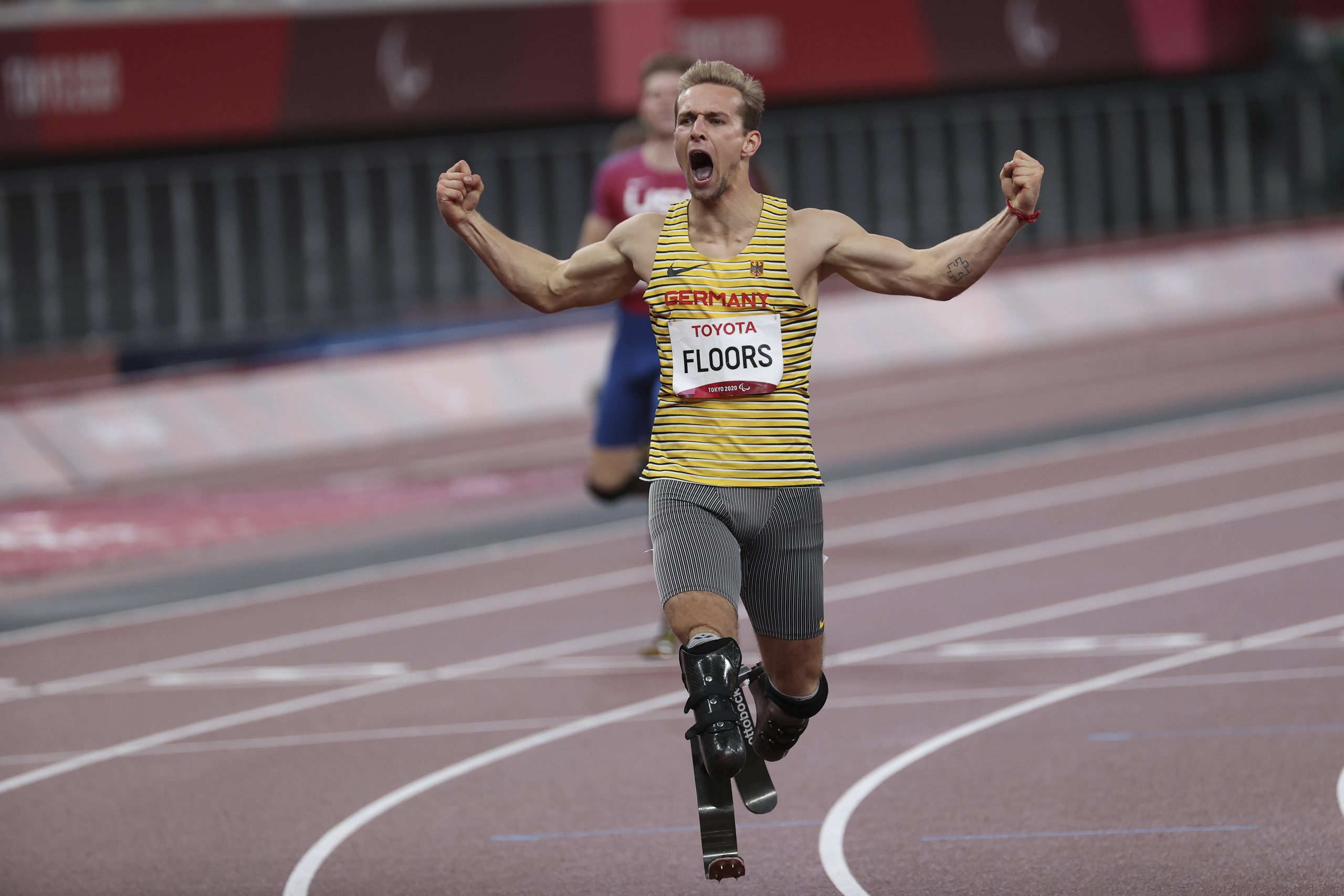 Johannes Floors sprintet bei den Paralympics über 400 Meter zur Goldmedaille für Deutschland