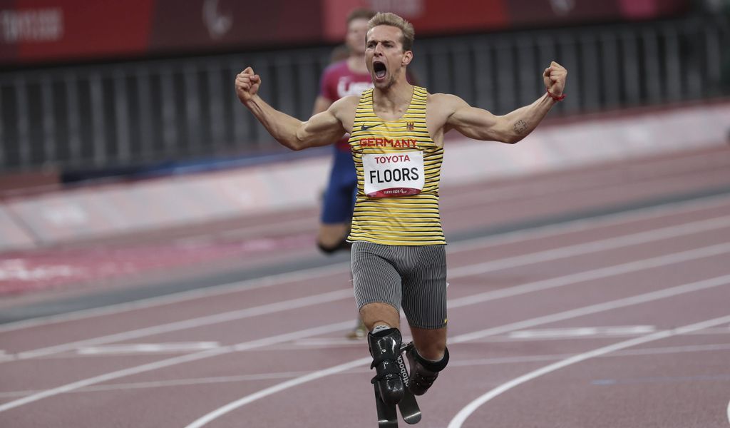 Johannes Floors sprintet bei den Paralympics über 400 Meter zur Goldmedaille für Deutschland
