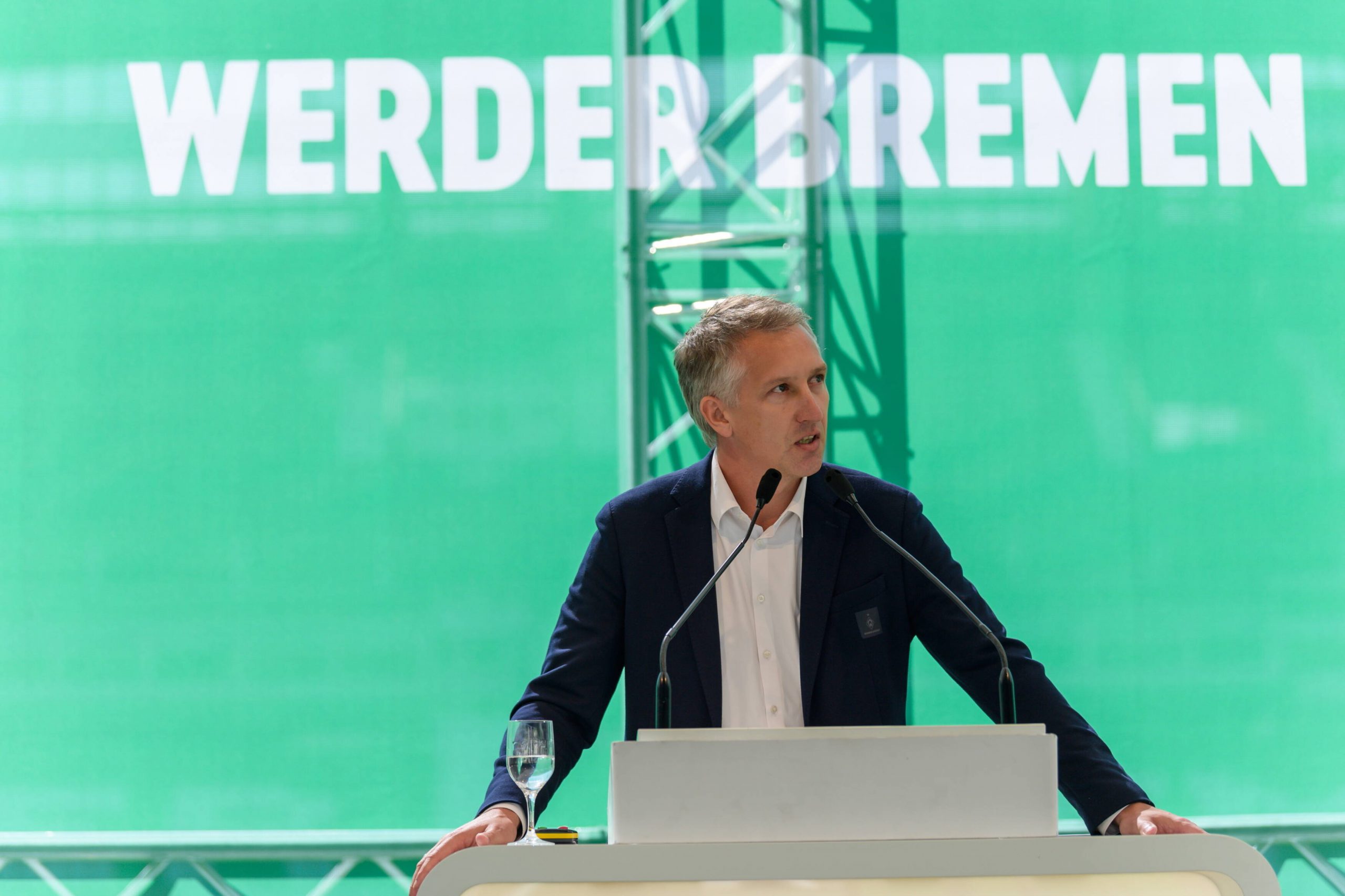 Geschäftsführer Frank Baumann will Werder Bremen nach dem Abstieg „in eine positive Zukunft lenken“