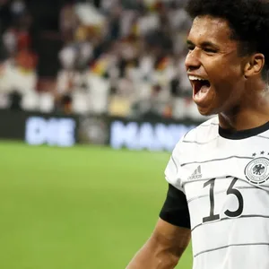 Karim Adeyemi bejubelt seinen Treffer für die DFB-Elf zum 6:0 gegen Armenien