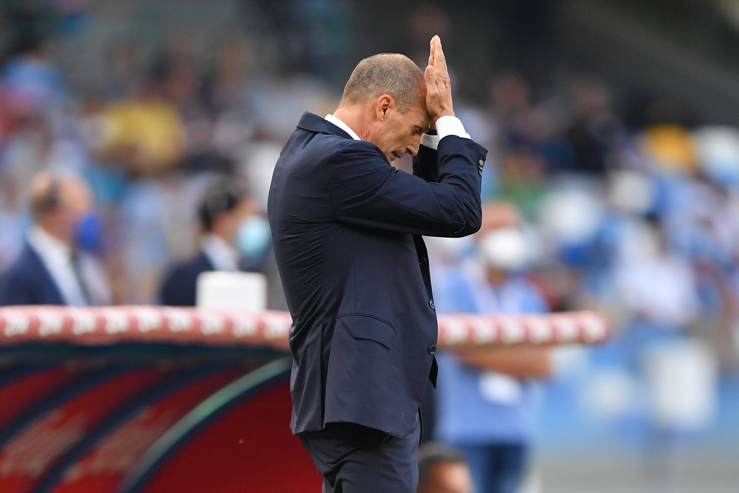 Trainer Massimiliano Allegri kann es nicht fassen: Juve verliert gegen Neapel 1:2