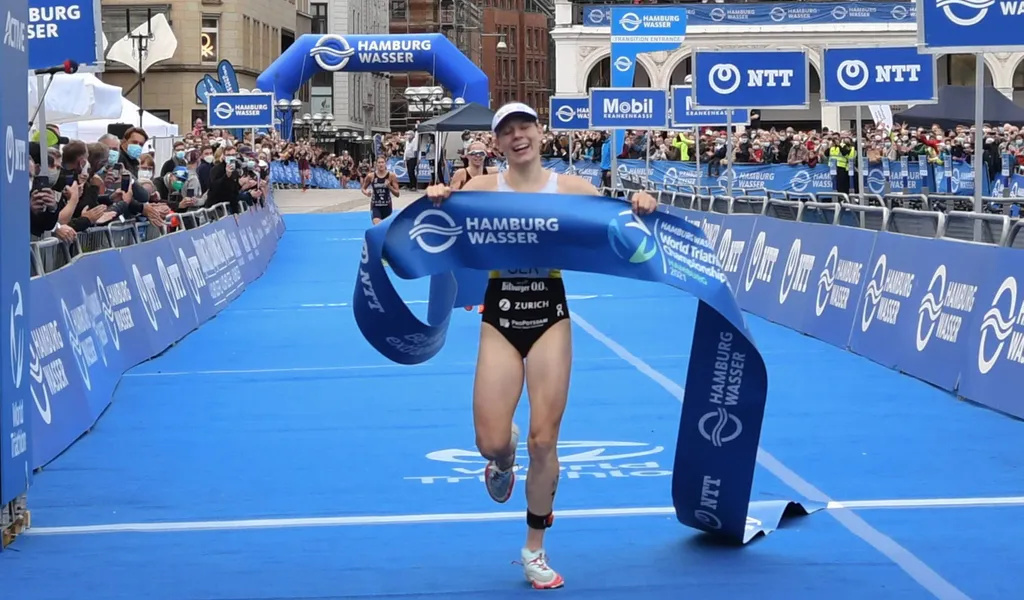 Laura Lindemann gewinnt Triathlon in Hamburg