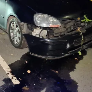 Der Wagen musste nach dem Unfall abgeschleppt werden.