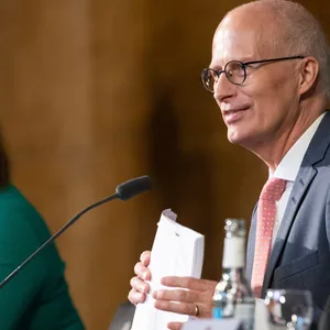 Hamburgs Bürgermeister Peter Tschentscher (SPD) und die Zweite Bürgermeisterin Katharina Fegebank (Grüne).