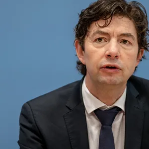 Pandemie-Expert:innen müssen mit vielen Anfeindungen leben - das ergab eine neue Studie.