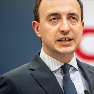Paul Ziemiak, CDU-Generalsekretär, spricht bei einem Pressestatement.