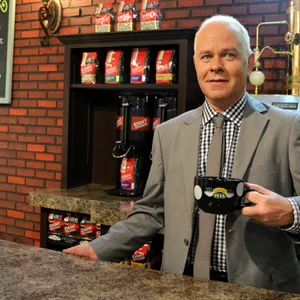 James Michael Tyler spielte den Kellner Gunther im Cafe Central Perk