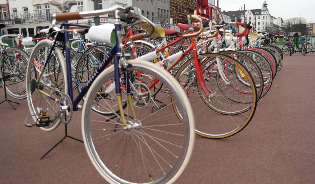 Auf der Fietsenbörse am Spielbudenplatz gibt's über 400 gebrauchte Fahrräder zur Auswahl.