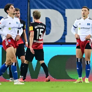 Wieder kein Heimsieg: Ludovit Reis und Sonny Kittel können es kaum fassen.