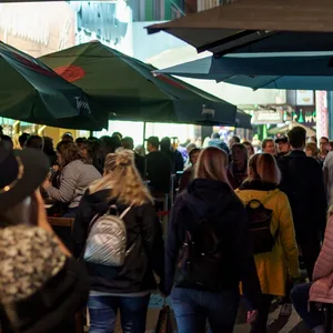 Auf der Reeperbahn wurden eine Gruppe Männer angegriffen (Symbolbild)