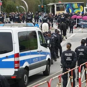 Polizei Gegendemo AfD-Oktoberfest