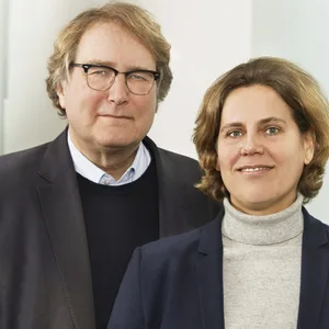 Torsten Teichert und Annett Nack-Warenycia haben das Buch „It's the future, stupid” geschrieben.
