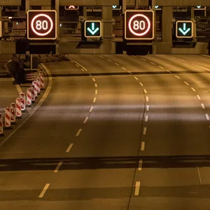 Die voll gesperrte Autobahn 7 vor dem Elbtunnel im September 2020.