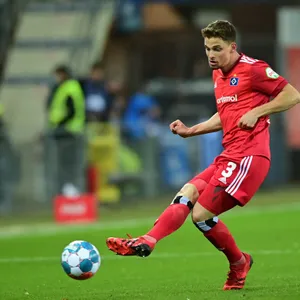 Moritz Heyer brachte den HSV in Paderborn in Führung.