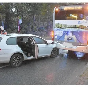 Das Auto der 34jährigen wurde durch den Zusammenstoß stark beschädigt.