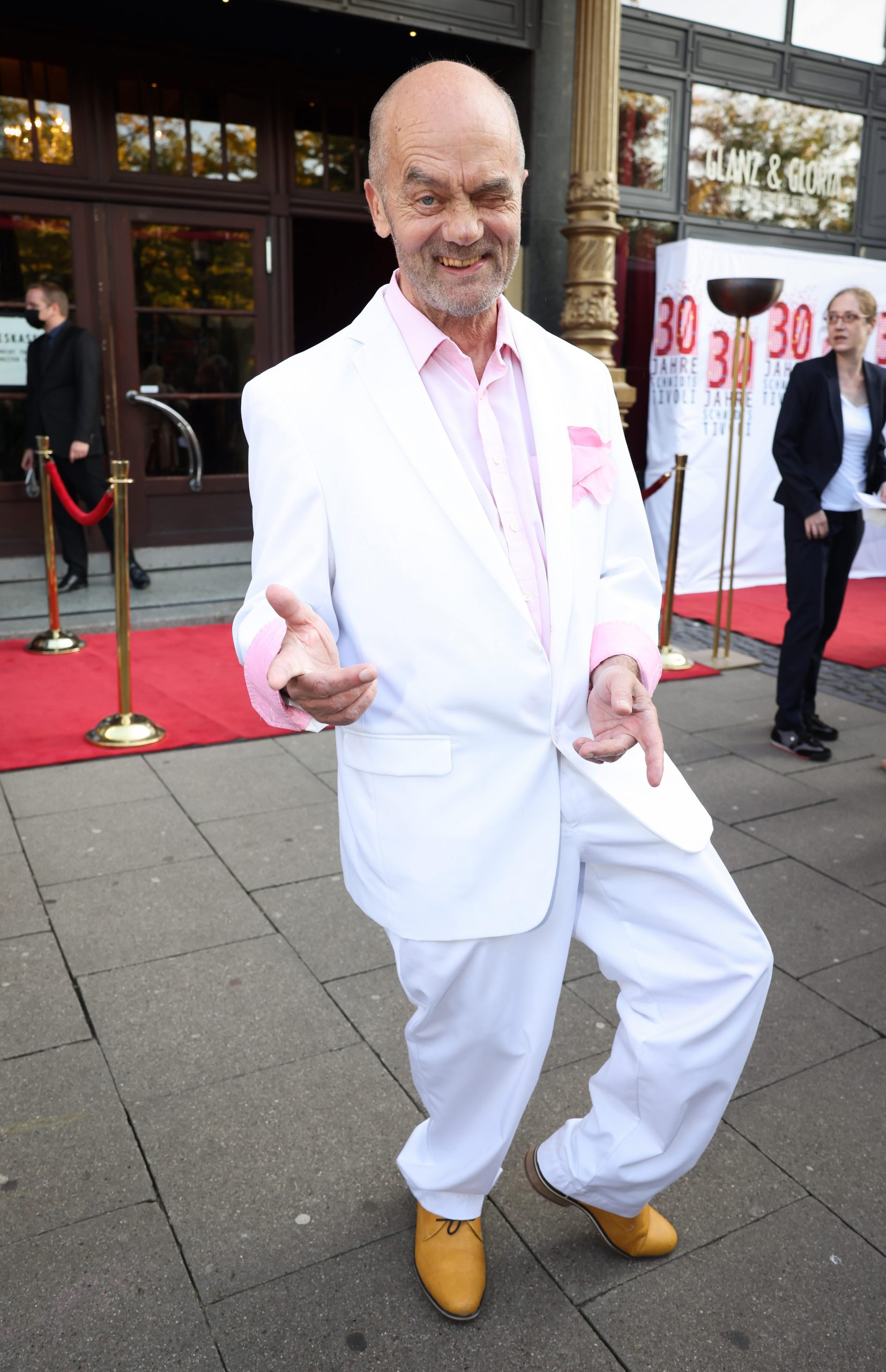 Corny Littmann, Theater-Chef, vor dem „Schmidts Tivoli“.