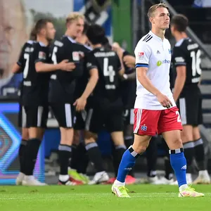 Miro Muheim und der HSV mussten mit einem 1:1 gegen Düsseldorf zufrieden sein.