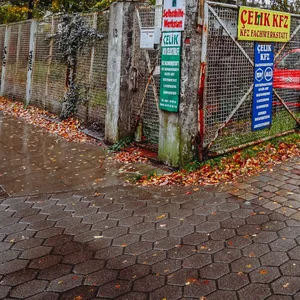 Auf dieser unscheinbaren Fläche an der Straße Am Diebsteich sollen sich in einigen Jahren die Handwerksbetriebe stapeln.