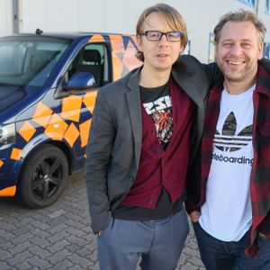 Nick Zippel (l.) und Henning Behn sind zwei der drei Gründer – und spielen privat in einer Band.