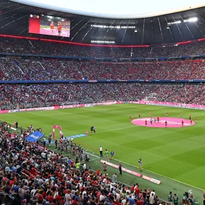 Allianz Arena mit Fans