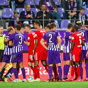 Rudelbildung Aue gegen den HSV