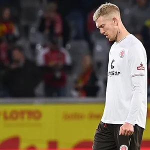St. Paulis Simon Makienok konnte im Test beim SC Freiburg nicht überzeugen.