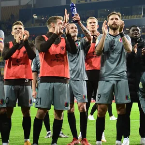 St. Pauli-Profis jubeln nach dem Sieg im DFB-Pokal in Dresden