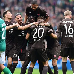 St. Pauli jubelt in Bremen