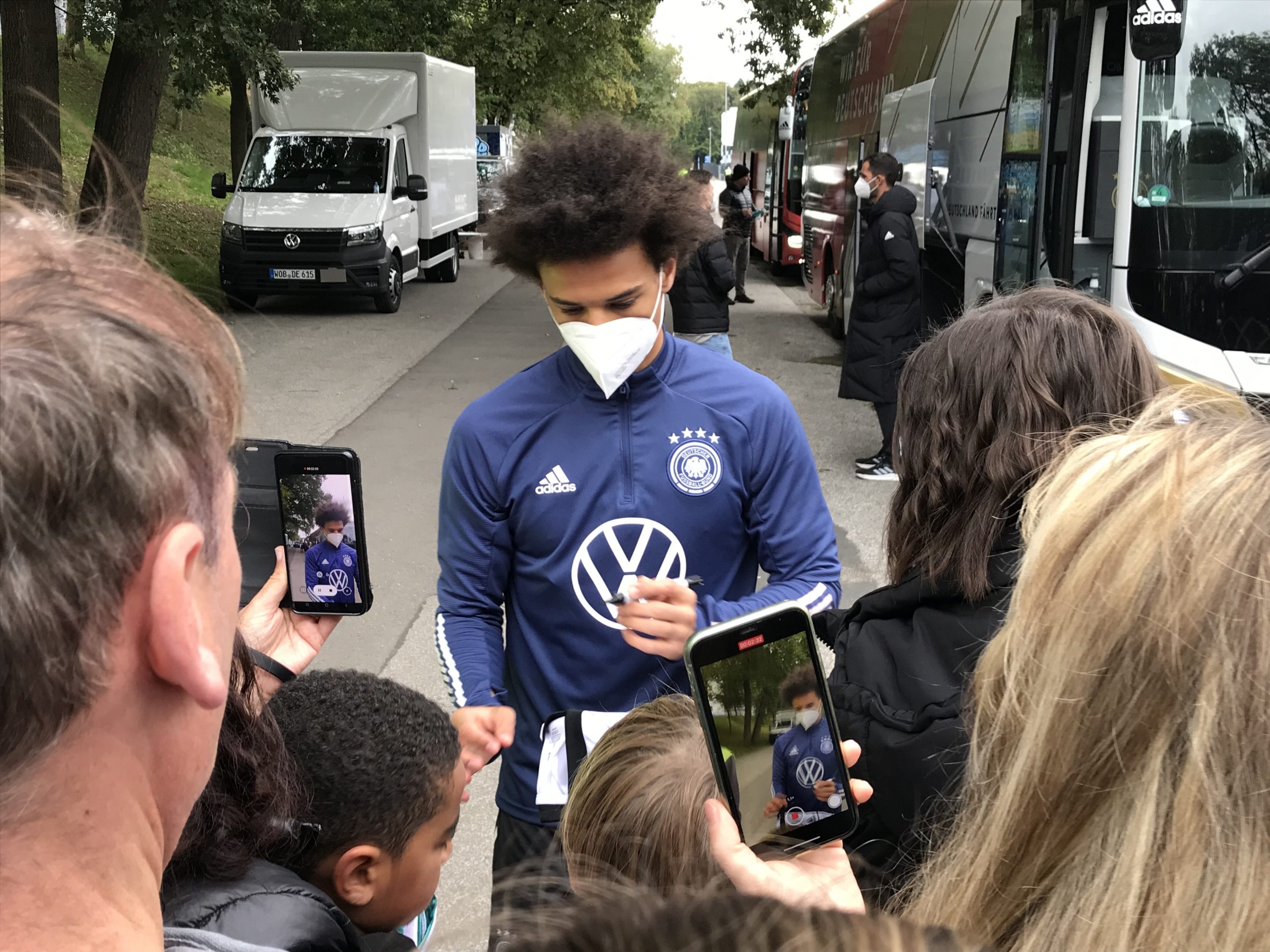 Leroy Sané mit den Fans in Hamburg