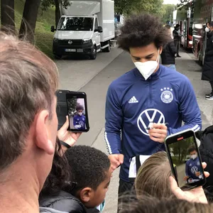 Leroy Sané mit den Fans in Hamburg