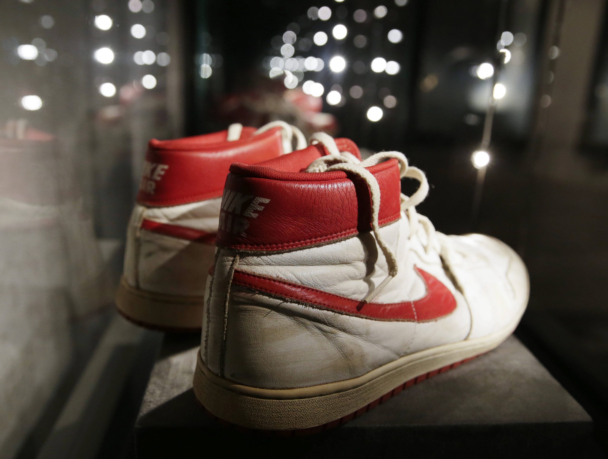 Fur Rekordpreis Michael Jordan Schuhe von 1984 verkauft MOPO